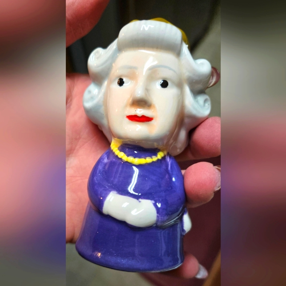 Queen of England Salt Shaker Collectible